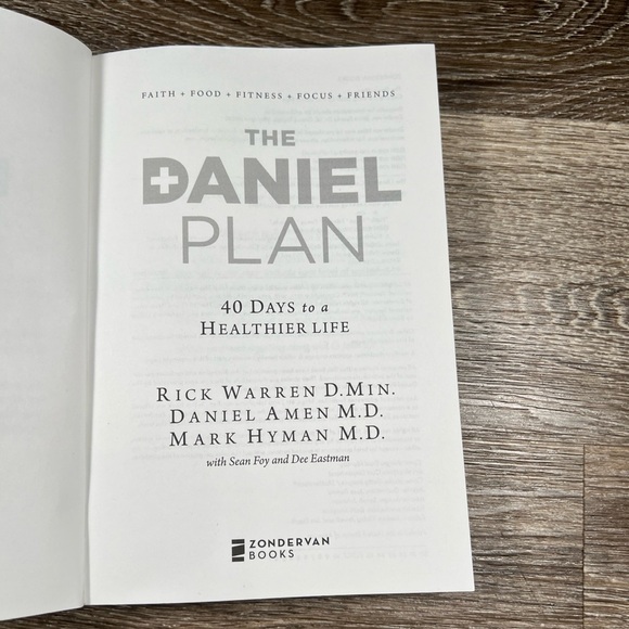 The Daniel Plan: 40 Days to a Healthier Life- Softcover, Rick Warren - Picture 3 of 4
